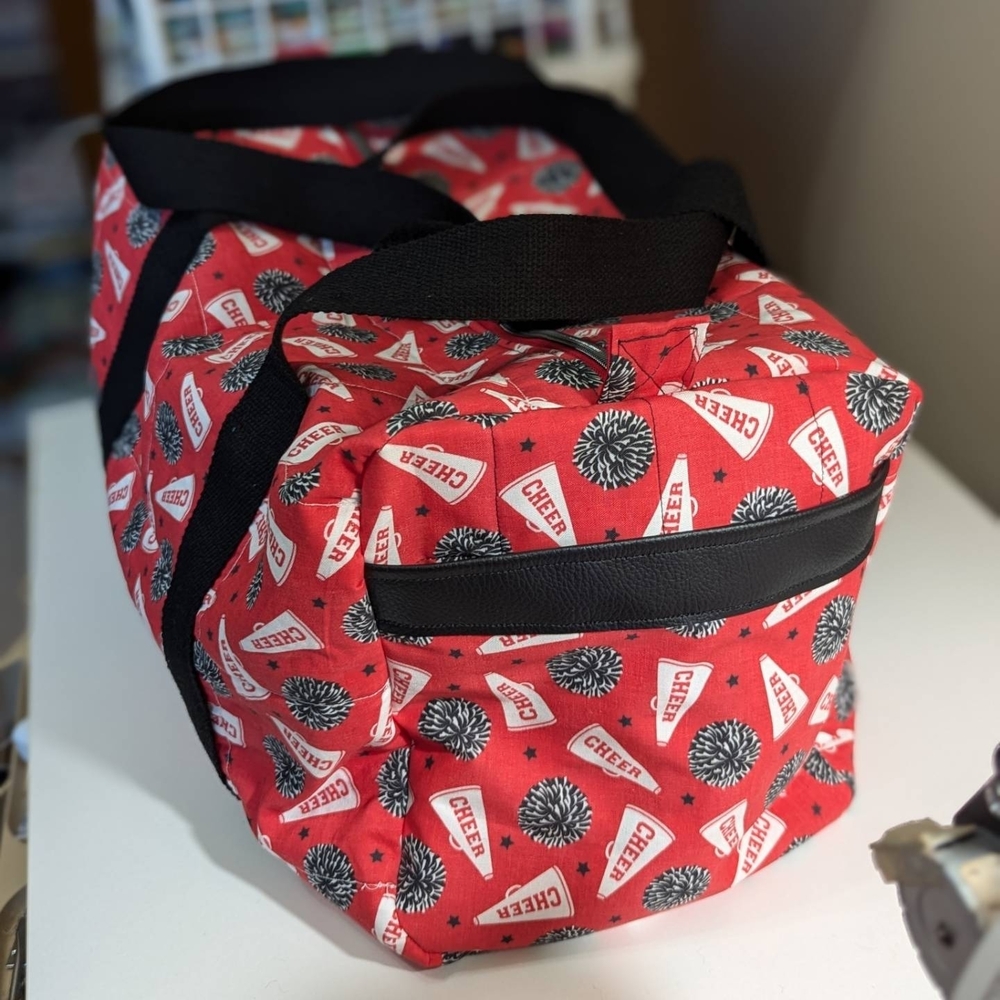 Red Cheer Print Women's Travel Bag